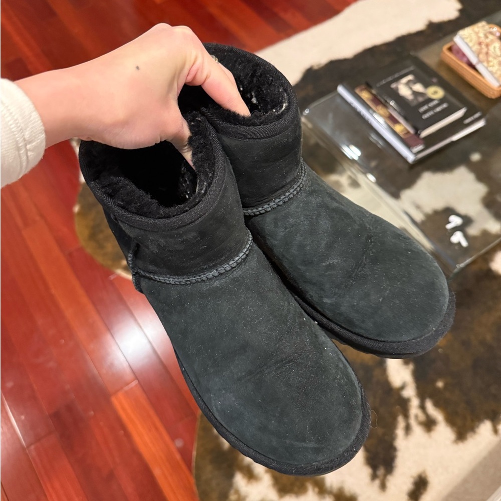 UGG Black Classic Mini II